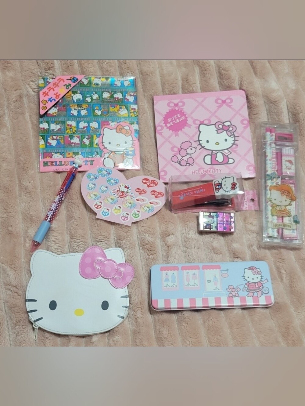 Hello Kitty Lot Stationery Pencil Tin - Pink